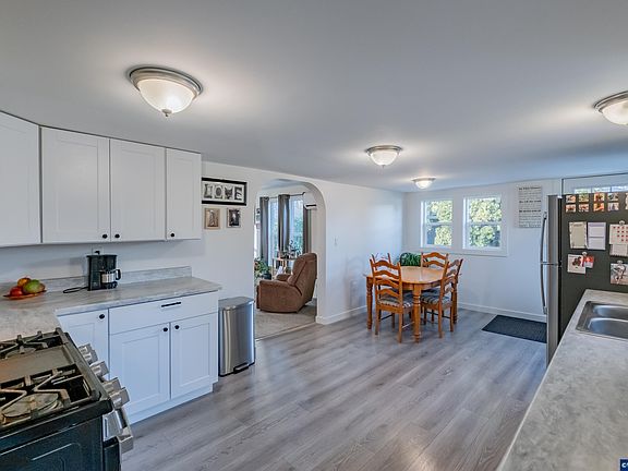 5th image of 269 S 2nd St