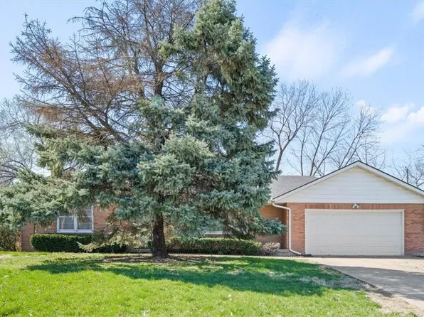 7740 Benson St, Overland Park, KS 66204