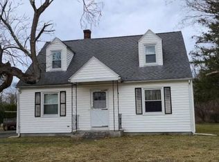55 Dupuis Rd, Holyoke, MA 01040