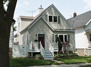 3657 S Ahmedi Ave, Saint Francis, WI 53235