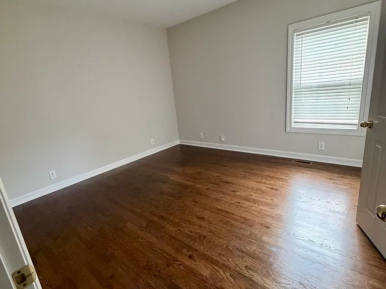 2256 Westwood Dr — Photo 17