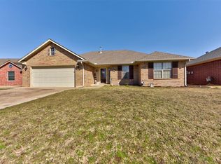 1353 NW 8th St, Moore, OK 73170