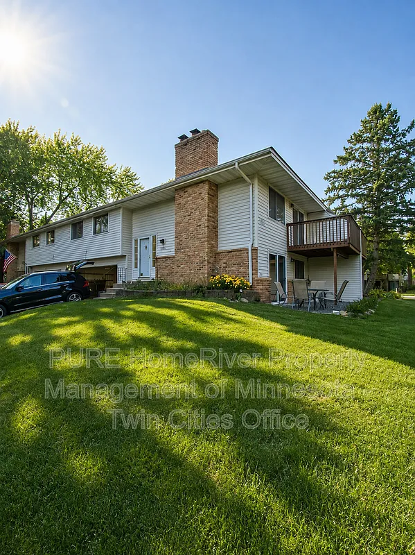 2 bed, 1.5 bath, 1302 sqft, $2,000 — Photo 1
