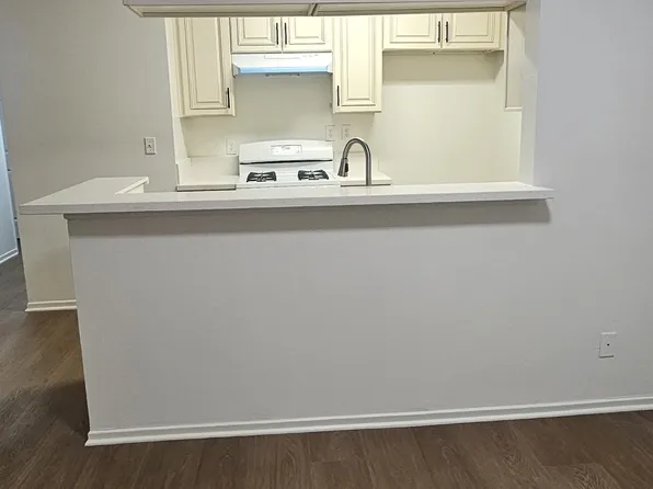 7320 Valmont St APT 5, Tujunga, CA 91042