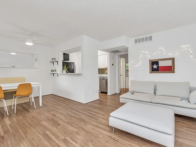 3224 Timmons Ln #136 — Photo 5