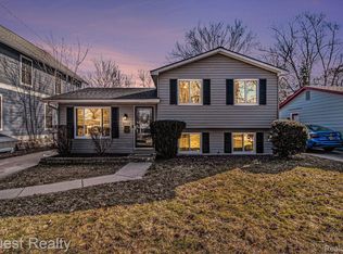 3920 Kent Rd, Royal Oak, MI 48073