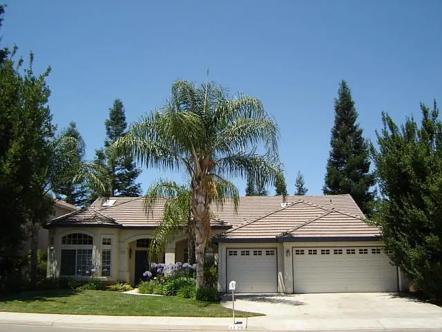 1720 E Granada Ave photo 1