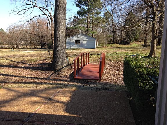 4th image of 6100 Summer Ave