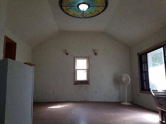 5th image of 247 S Lincoln Ave