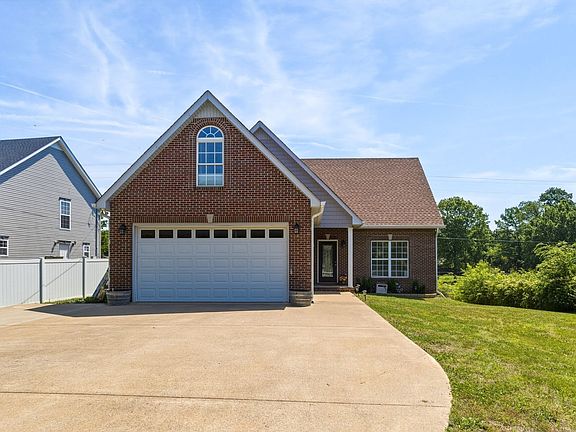 3rd image of 13535 Versailles Rd