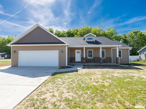 1845 White Tail Ln, Pekin, IL 61554