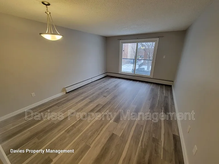 10326 117th St NW #302 — Photo 2
