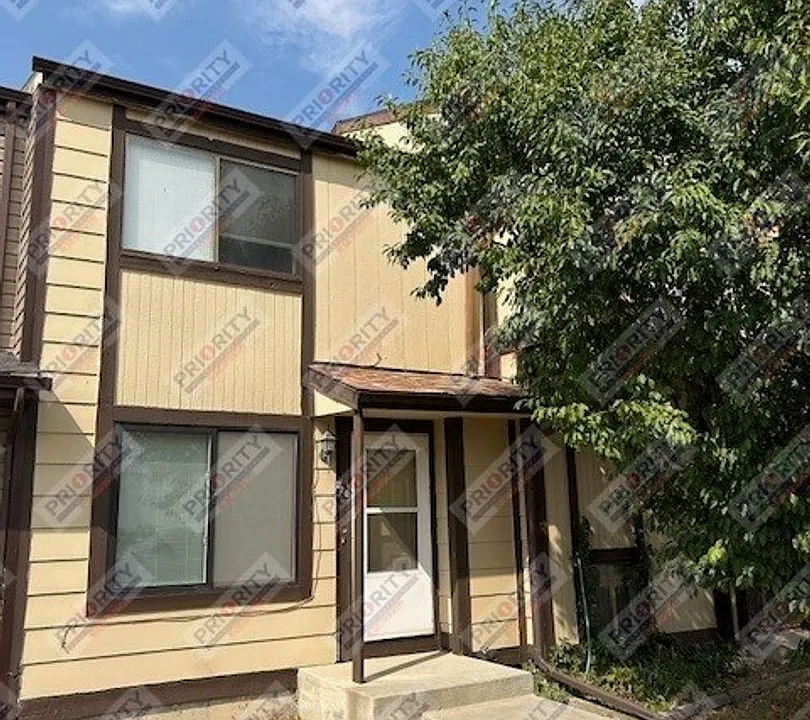 720 S Gurley Ave