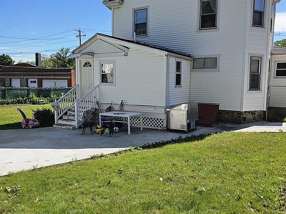2nd image of 350 Washington St