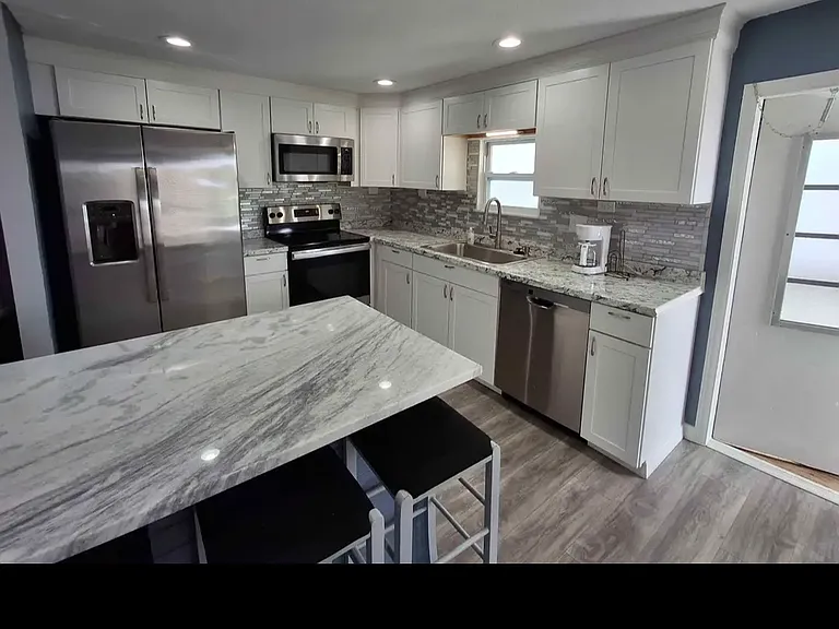 6120 Saragossa Ave — Photo 12