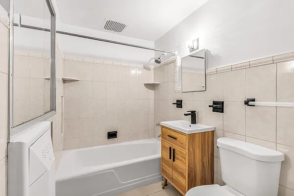 Rented by Avenues Real Estate | media 11