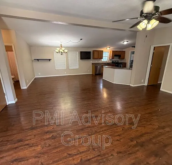 1727 SW Mission Ave — Photo 4