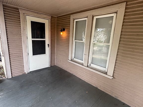 2nd image of 1235 S Lewis Pl