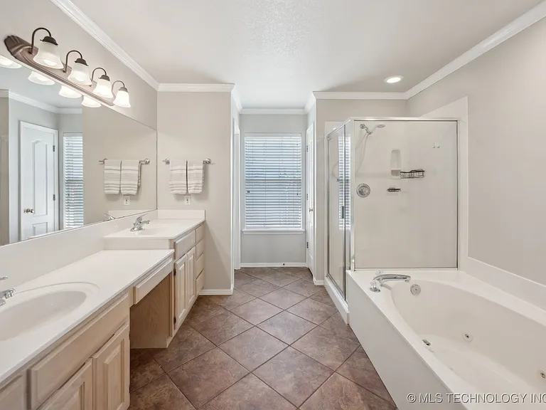 1504 S Desert Palm Ave — Photo 13