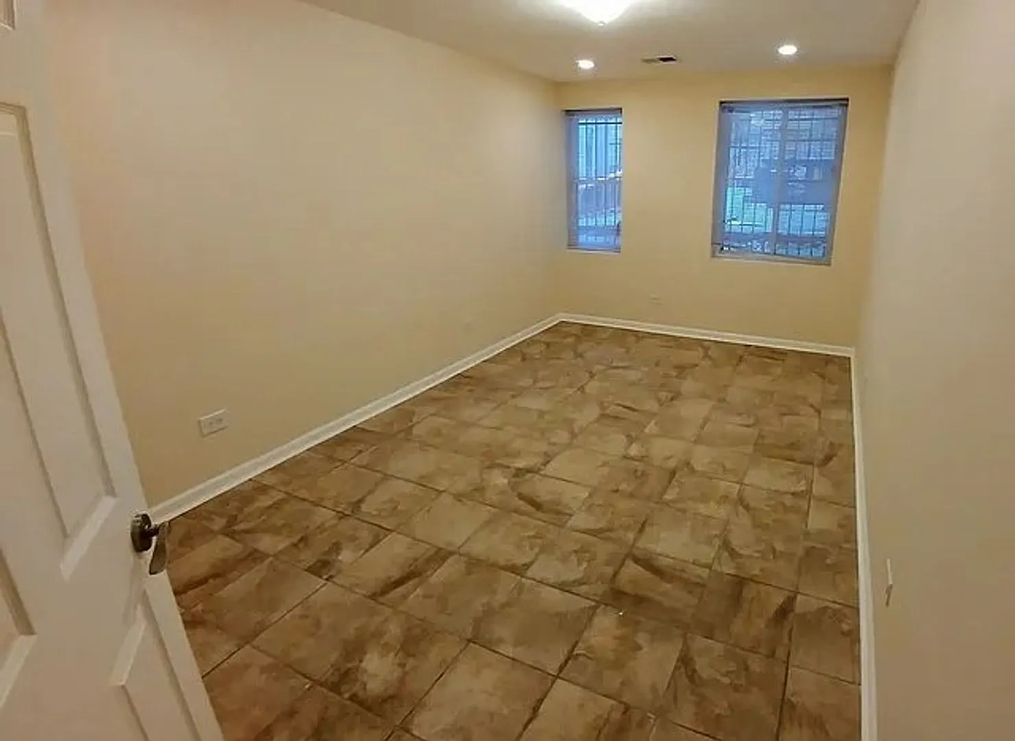 5205 S Drexel Ave Unit N1B - Welcome Home! — Photo 4