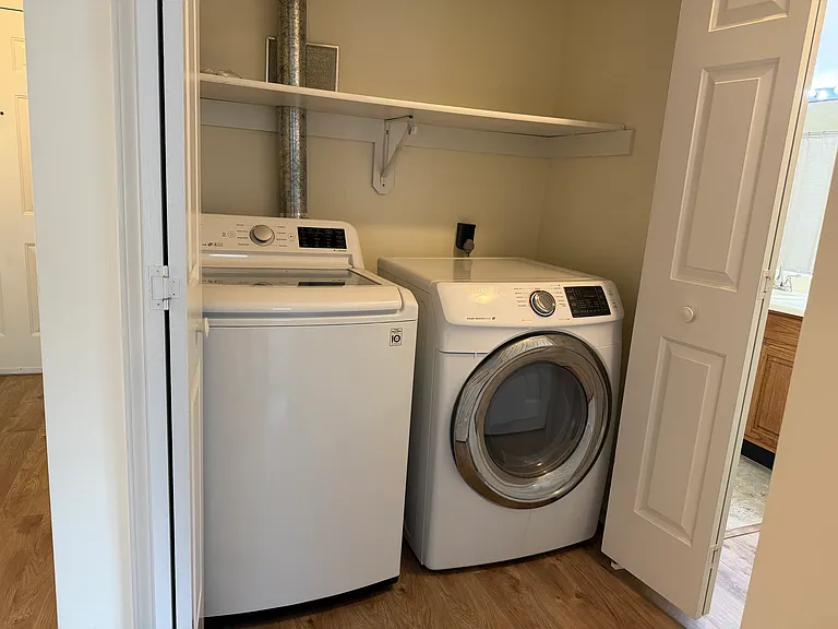 690 S Porter St #19 — Photo 11