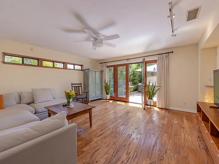 413 W Matilija St — Photo 18