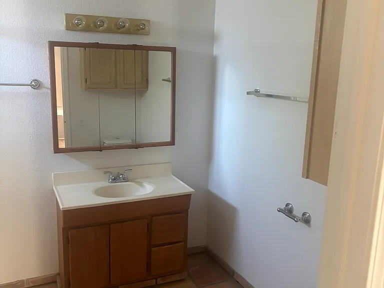 68125 Alva Ct #B — Photo 4