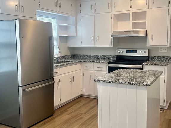 2nd image of 1027 Woody Dr