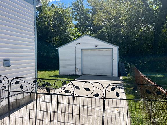 2nd image of 2614 Firtree Ct