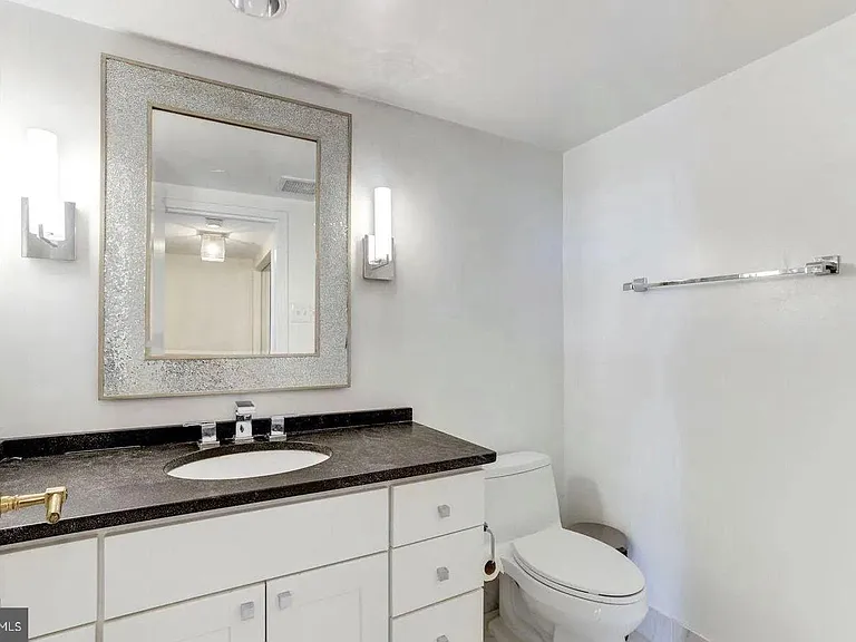 1530 Key Blvd #906 — Photo 17
