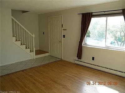 living room pic1 - 273 Queen St #16F
