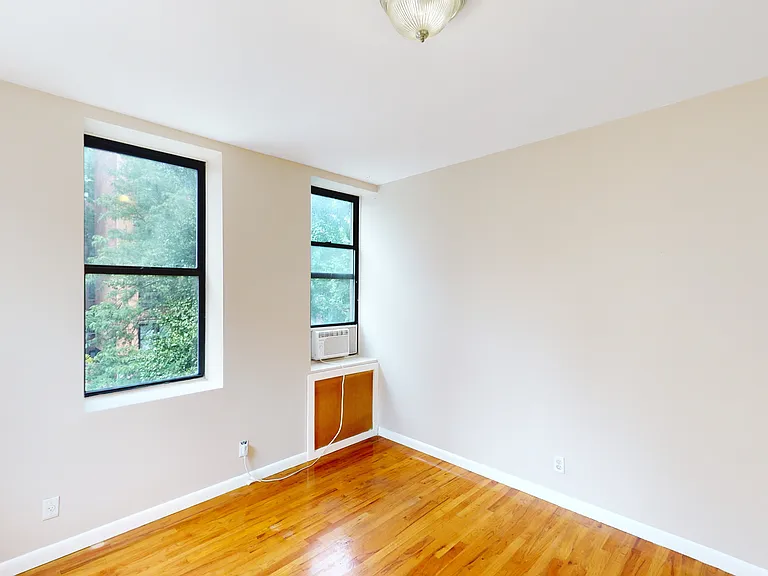180 Claremont Ave #21 — Photo 16