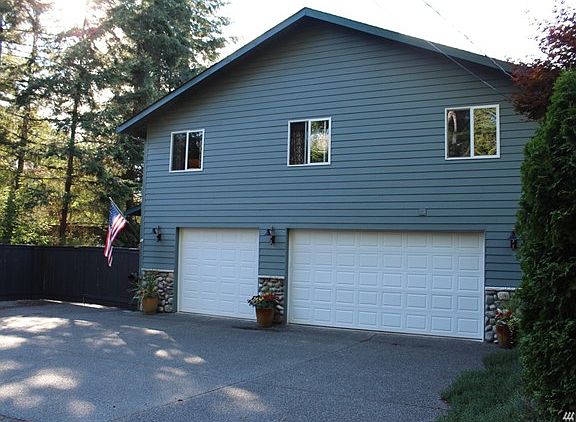 2nd image of 701 E Creekside Dr