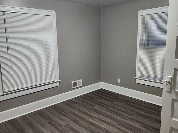 3rd image of 827 1 1/2 High St #2