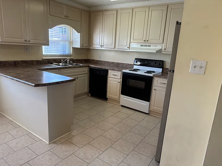 501 Milledge Rd #19C — Photo 1
