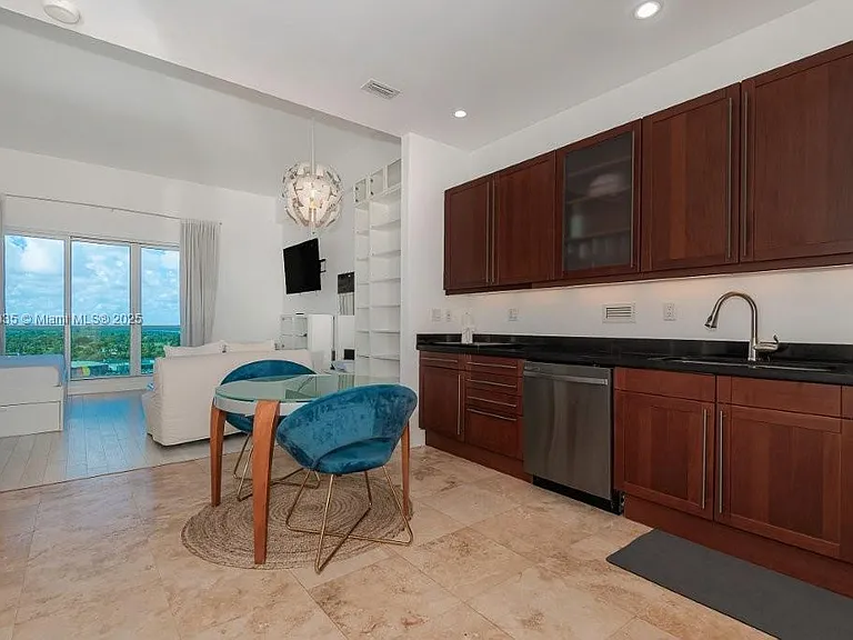 2301 Collins Ave #1629 — Photo 6