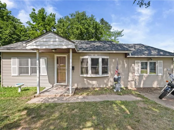 5434 Rosehill Rd, Shawnee, KS 66216