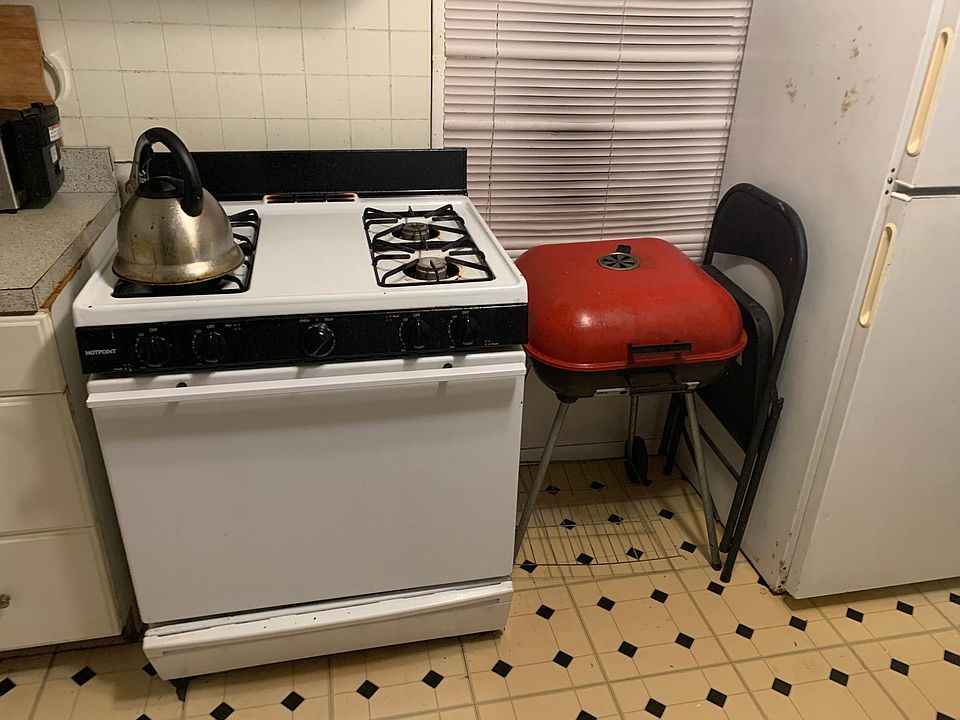 1st image of 2145 Claridge Ave