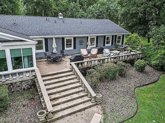 5th image of 2 Murray Dr