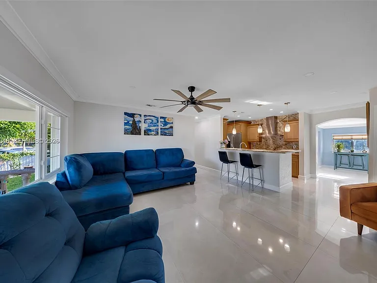 5862 W 2nd Ct — Photo 5