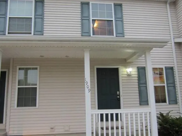 1909 Redbud Ln, Lansing, MI 48917