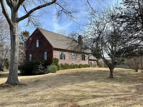45 Cove Ln, Barnstable, MA 02630