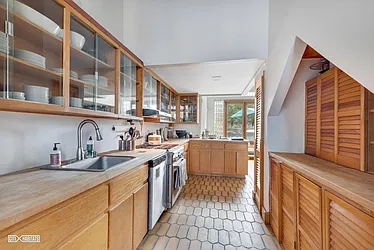 Sold by Citi Habitats