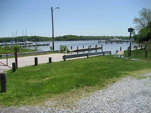 community boat slip