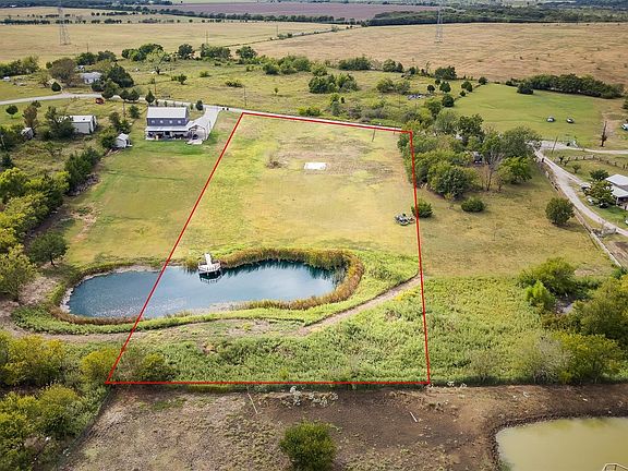 3rd image of 261 Coffee Rd