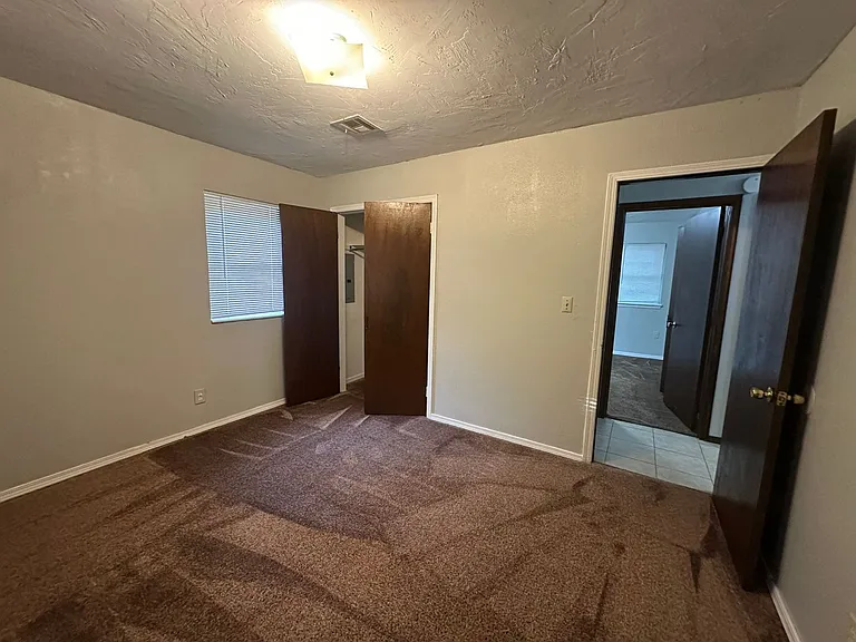 537 Franklin St — Photo 12