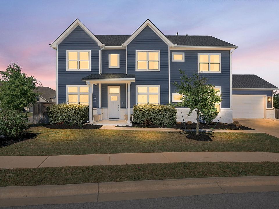 1st image of 202 Smoke Tree Cir