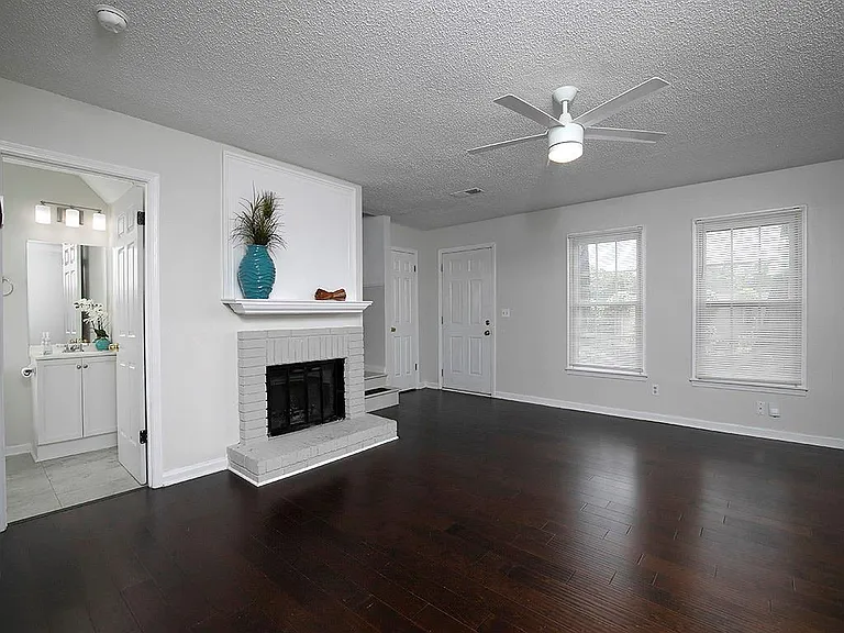 1018 Old Holcomb Bridge Rd — Photo 6