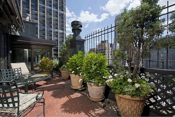 Sold by Stribling | media 37