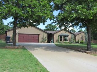 7700 Forest Ln, Oklahoma City, OK 73150